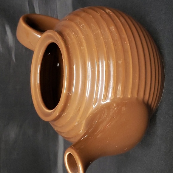 Hues N Brews NWT Vintage Dark Brown Ribbed Teapot - Picture 4 of 6